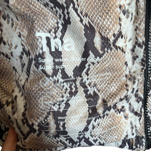 Aritzia Tna The Super Puff Snake Python Print Puffer Goose Down Jacket Size XS - Picture 15 of 16